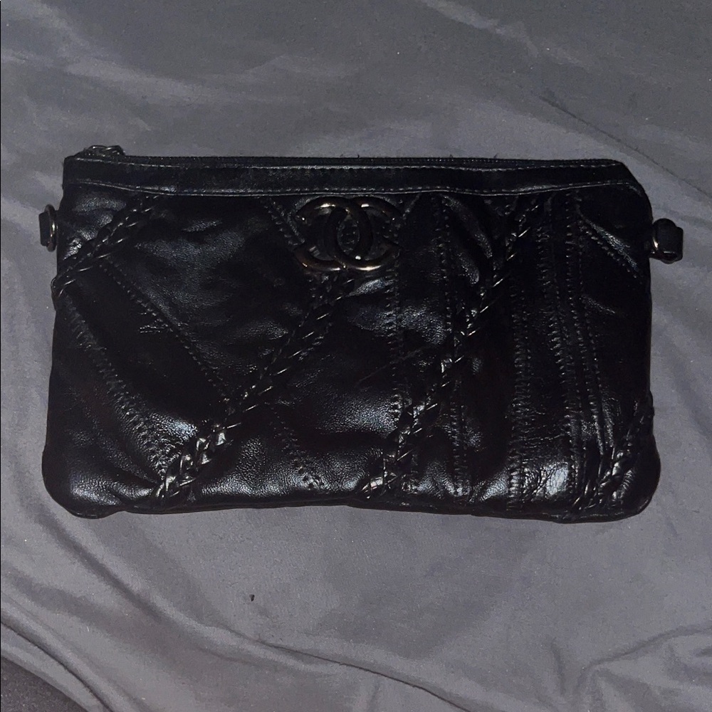 GG Collection Black Leather Wristlet